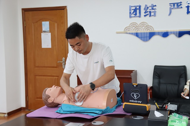 杨正亮老师讲授急救技能知识 - 副本.jpg