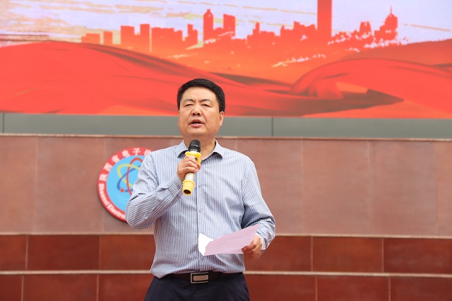 校长助理杨永宏讲话.jpg
