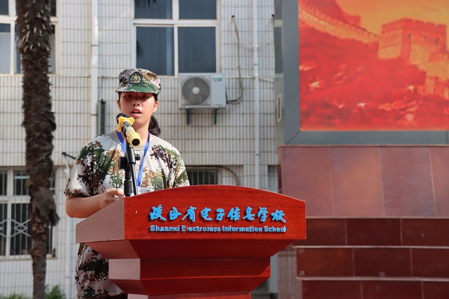 1787280242509689.jpg 新生代表姚乐佳发言.jpg