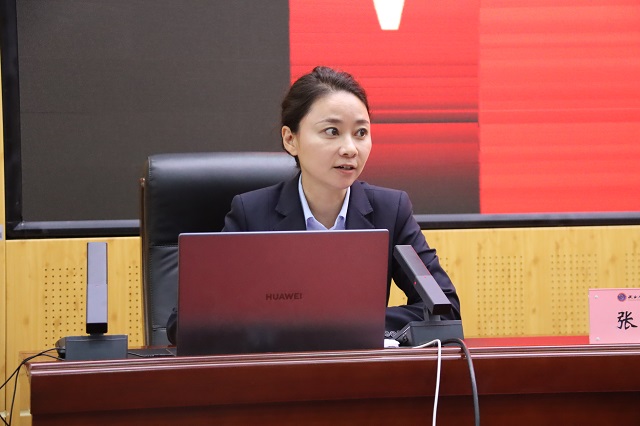 1792739285256216.jpg 团委副书记张燕为全体学员讲授团校第一课.JPG